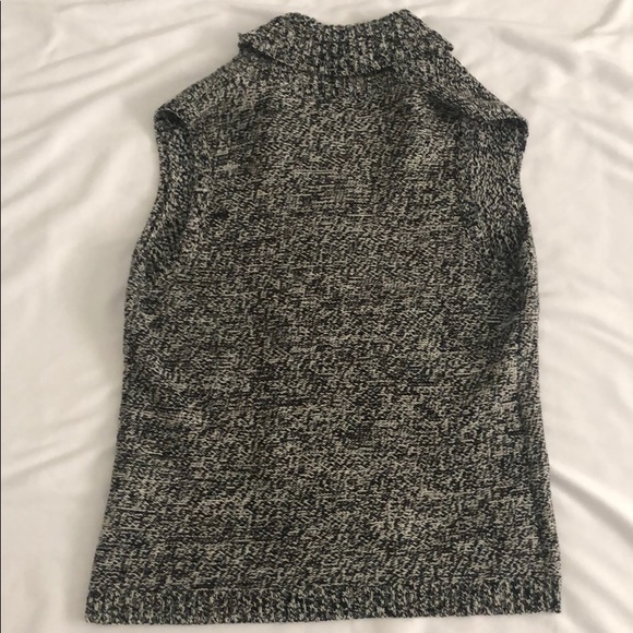 Vest - Picture 4 of 5